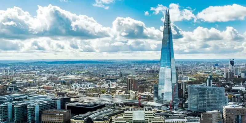 Bức tranh bí ẩn về tòa nhà The Shard biểu tượng của Anh quốc