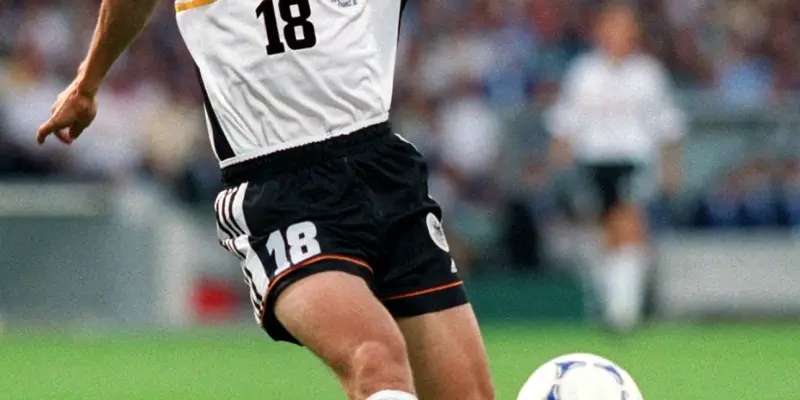 Giải mã bí ẩn gã thợ làm bánh lột xác thành sát thủ vòng cấm Jürgen Klinsmann