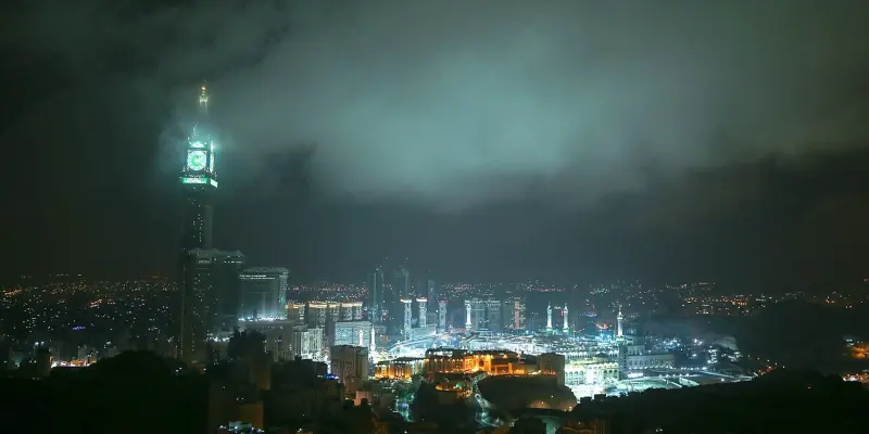 Khám phá bộ sưu tập ảnh Abraj Al Bait Clock Tower bí ẩn nhất