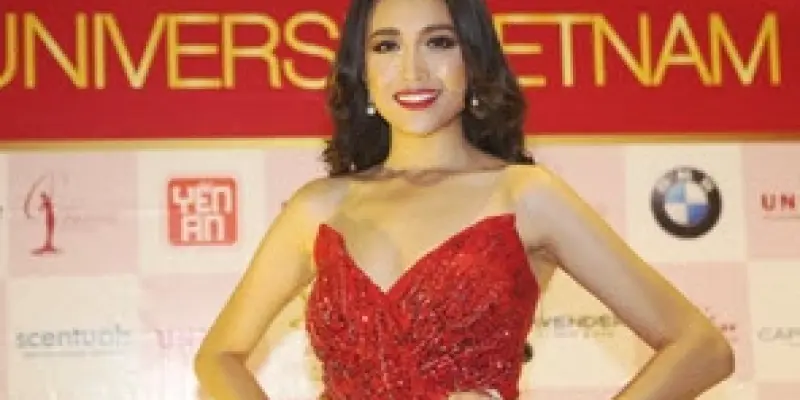 Trọn bộ hình ảnh Lệ Hằng bikini khoe dáng nóng bỏng rực rỡ