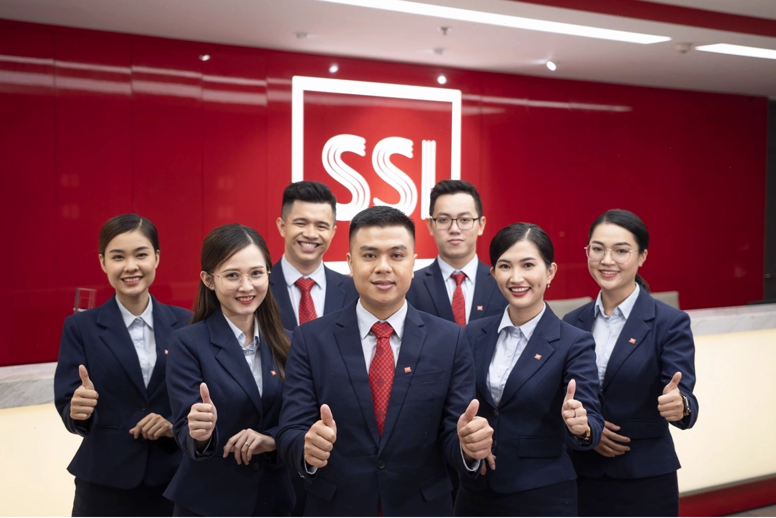 Hướng dẫn chi tiết các bước lựa chọn công ty chứng khoán phù hợp cho người mới