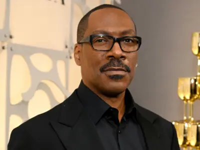 Hé lộ ảnh Eddie Murphy hiếm hoi từ sân khấu đến đời thường
