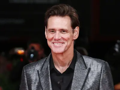 Bộ ảnh Jim Carrey hiếm hoi gây chấn động mạng xã hội