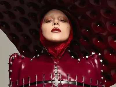 Bộ ảnh Lady Gaga đầy táo bạo làm khán giả choáng ngợp