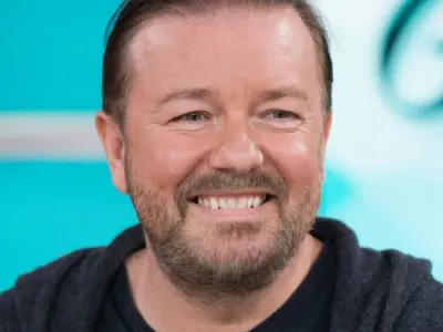 Những bức ảnh Ricky Gervais hiếm hoi gây sốt cộng đồng