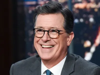 Ảnh Stephen Colbert trên sóng truyền hình gây sốt toàn cầu