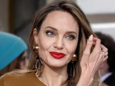 Ngắm nhìn hình ảnh Angelina Jolie quyến rũ khó cưỡng