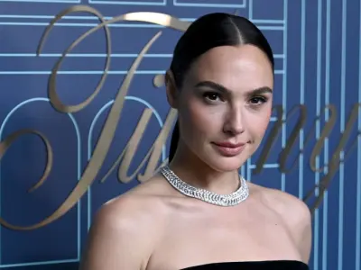 Ảnh Gal Gadot nụ cười tỏa sáng hút hồn triệu người hâm mộ