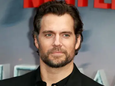 Ảnh Henry Cavill khoe vóc dáng chuẩn nam thần màn ảnh