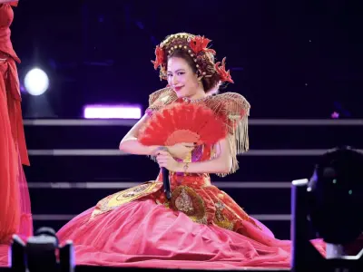 Bộ ảnh Hoàng Thùy Linh tỏa sáng với phong cách độc đáo