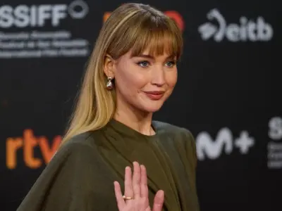 Ảnh Jennifer Lawrence khoe phong cách thời trang sang trọng