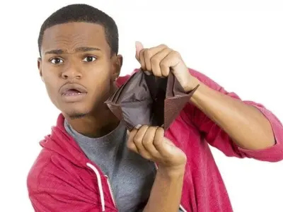Meme hết tiền vui nhộn thể hiện nỗi khổ cuối tháng