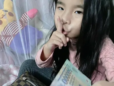 Cười nghiêng ngả với bộ sưu tập meme tiền siêu hài hước