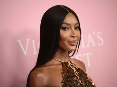 Ảnh Naomi Campbell khoe sắc trong các sàn diễn đỉnh cao