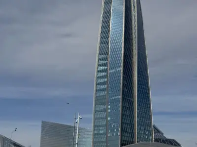 Bí ẩn đằng sau ảnh Lakhta Center tòa tháp cao nhất châu Âu