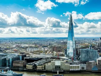 Bức tranh bí ẩn về tòa nhà The Shard biểu tượng của Anh quốc
